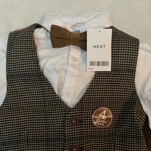 Next Boys 4 piece suit age 3-4